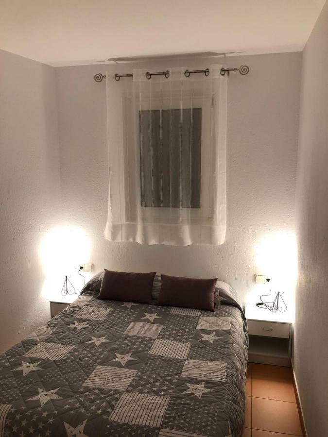 Apartaments S'Arenella Кадакес Екстер'єр фото